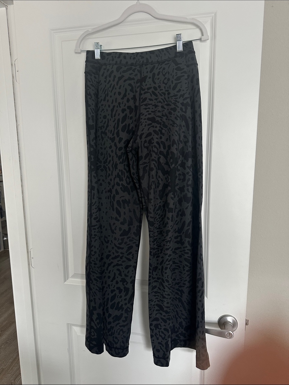 Lululemon Forward Fold Wide Leg Trouser EUC SZ6